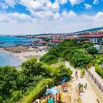 公寓 Monastery Seafront *