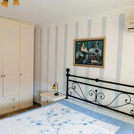 Monastery Seafront Апартамент *