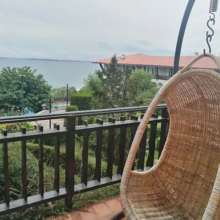 Monastery Seafront Apartament Sveti Vlas