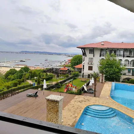 Monastery Seafront Apartament Sveti Vlas