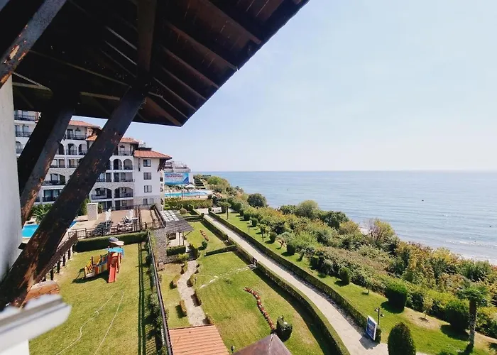 Monastery Seafront Apartment Sveti Vlas